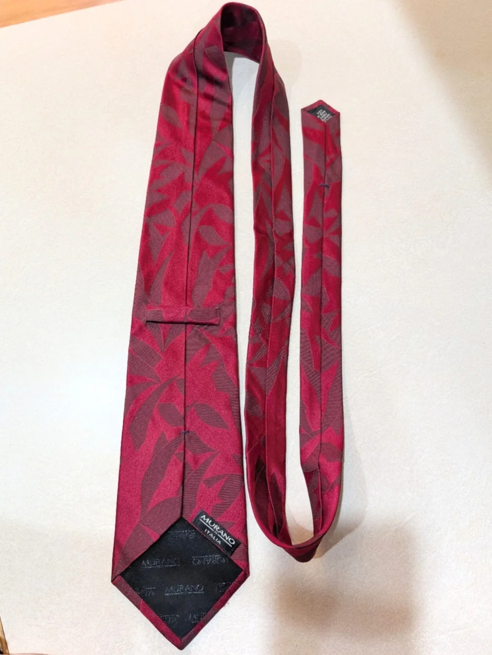 Vintage Murano Italia 100% Silk Tie Burgundy Red Leaf Jacquard Made in USA 3.75